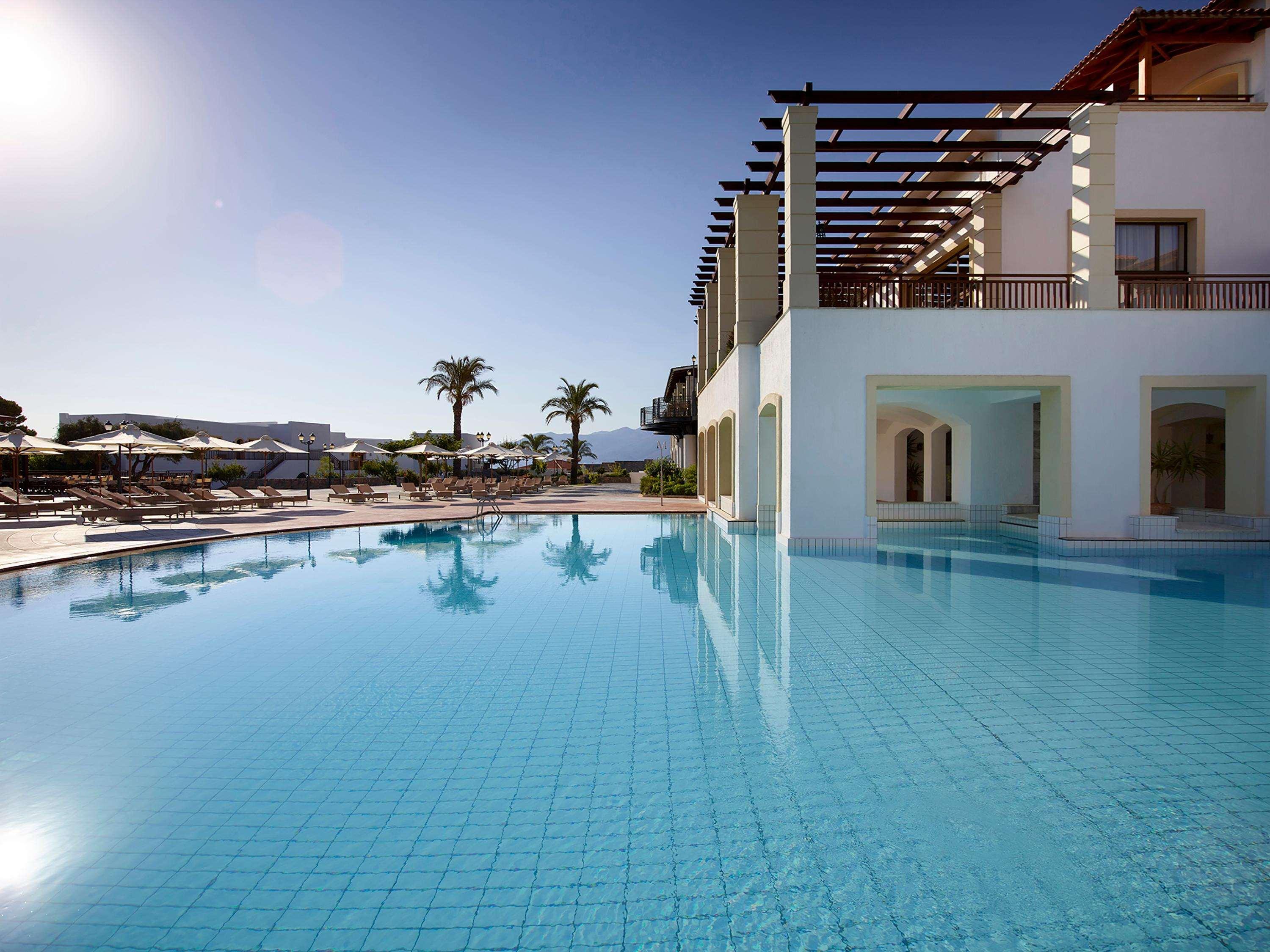 Creta Maris Resort Hersonissos  Esterno foto The swimming pool at the hotel