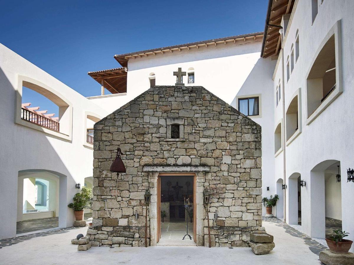 Creta Maris Resort Hersonissos  Esterno foto The church of San Pietro