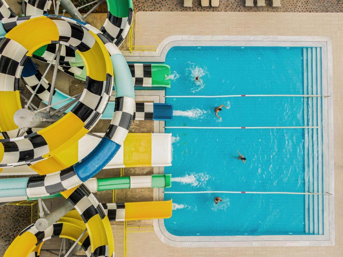Creta Maris Resort Hersonissos  Esterno foto Aerial view of the water park