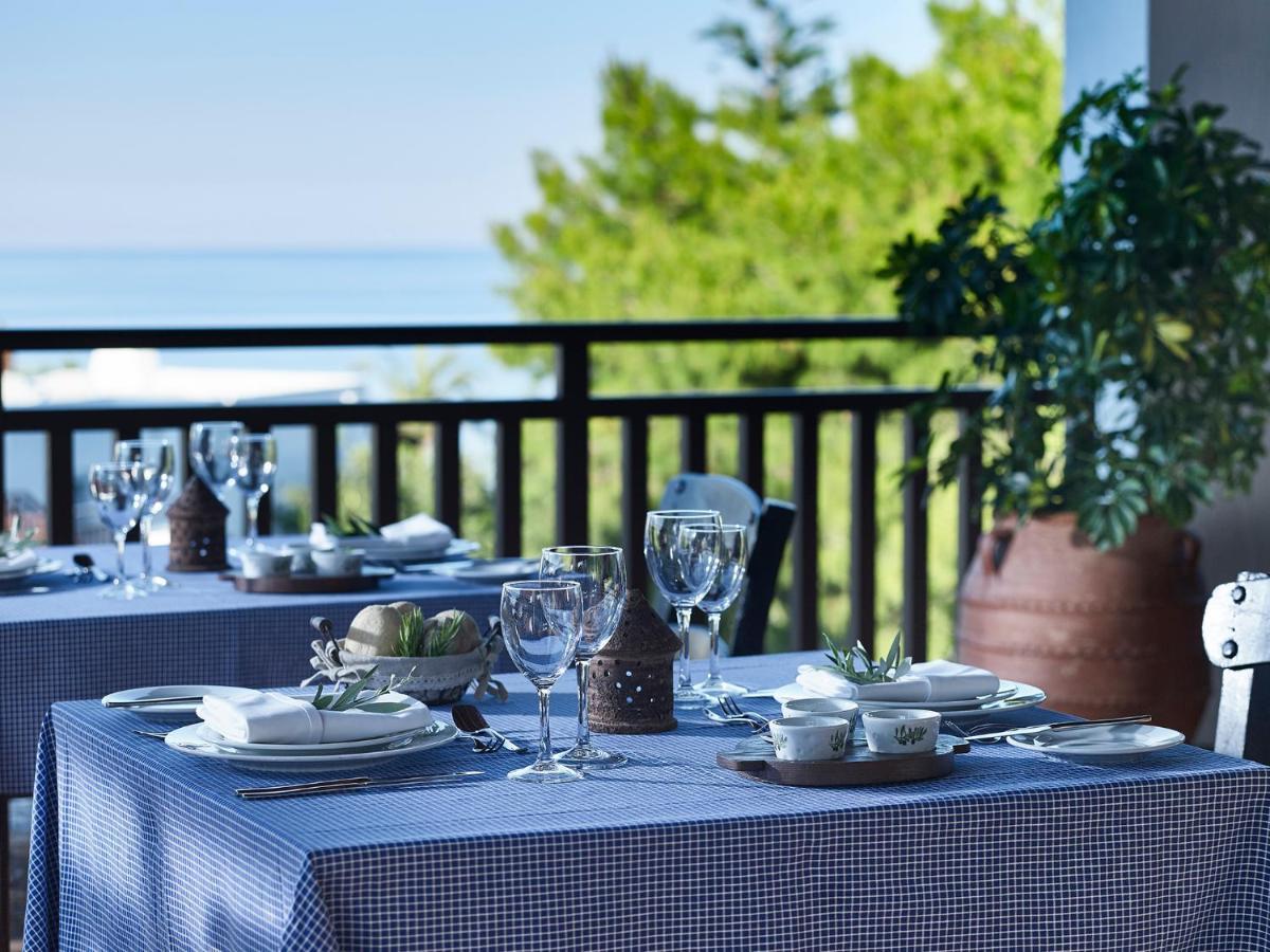 Creta Maris Resort Hersonissos  Esterno foto A table set for dinner