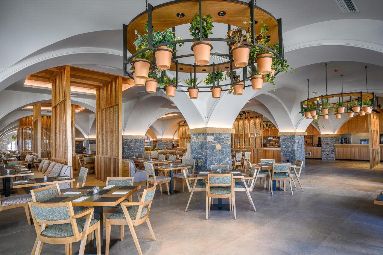 Creta Maris Resort Hersonissos  Esterno foto The restaurant