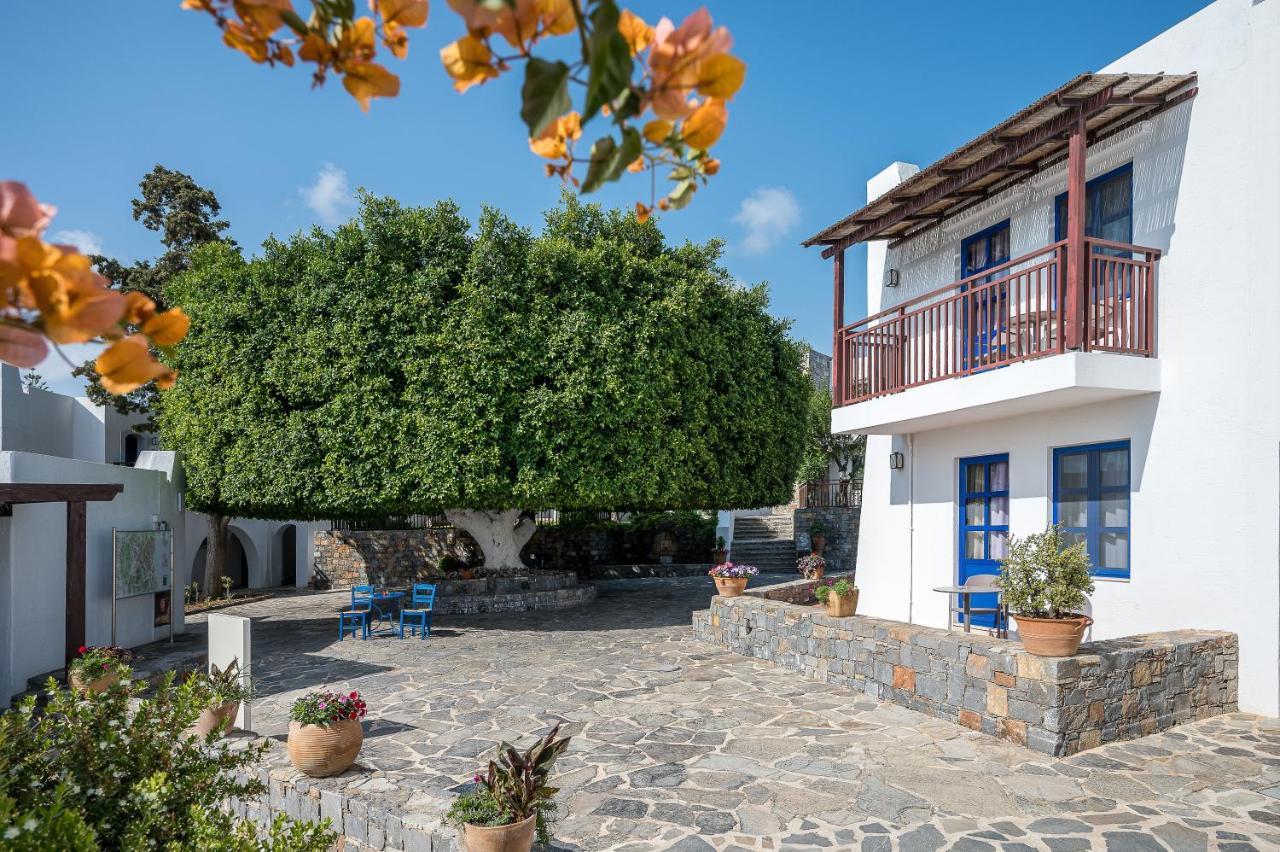 Creta Maris Resort Hersonissos  Esterno foto A typical house in Chania