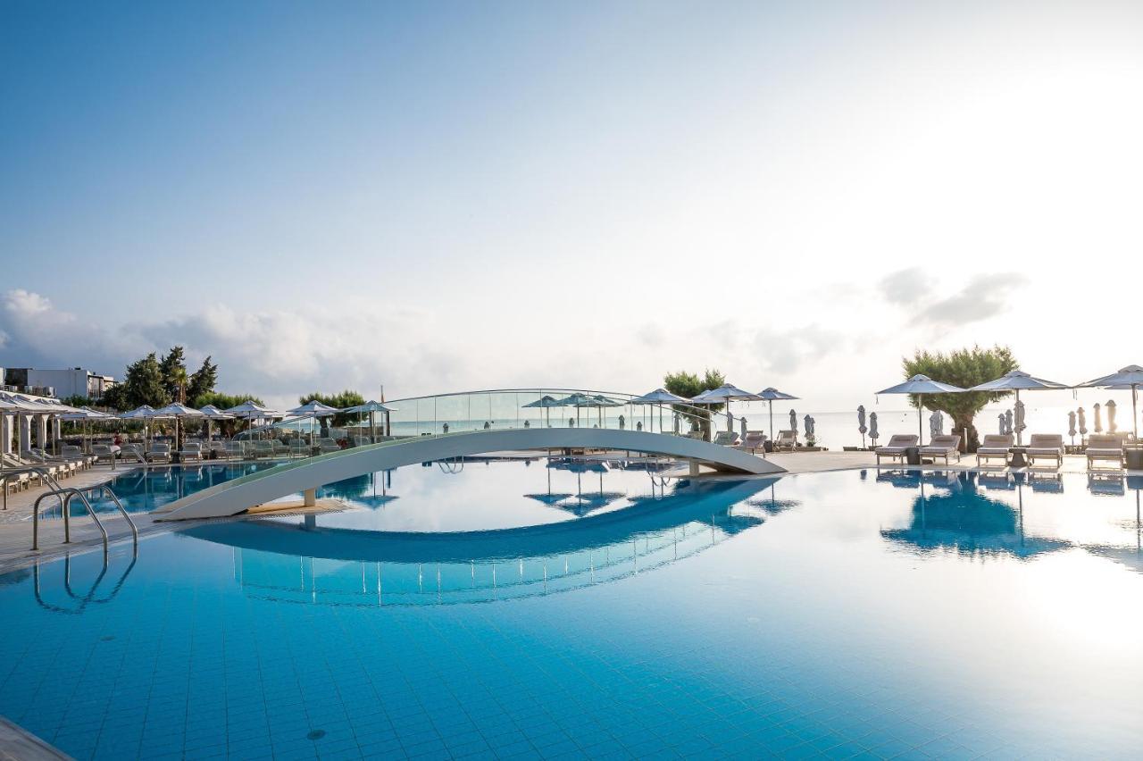 Creta Maris Resort Hersonissos  Esterno foto The pool at the resort